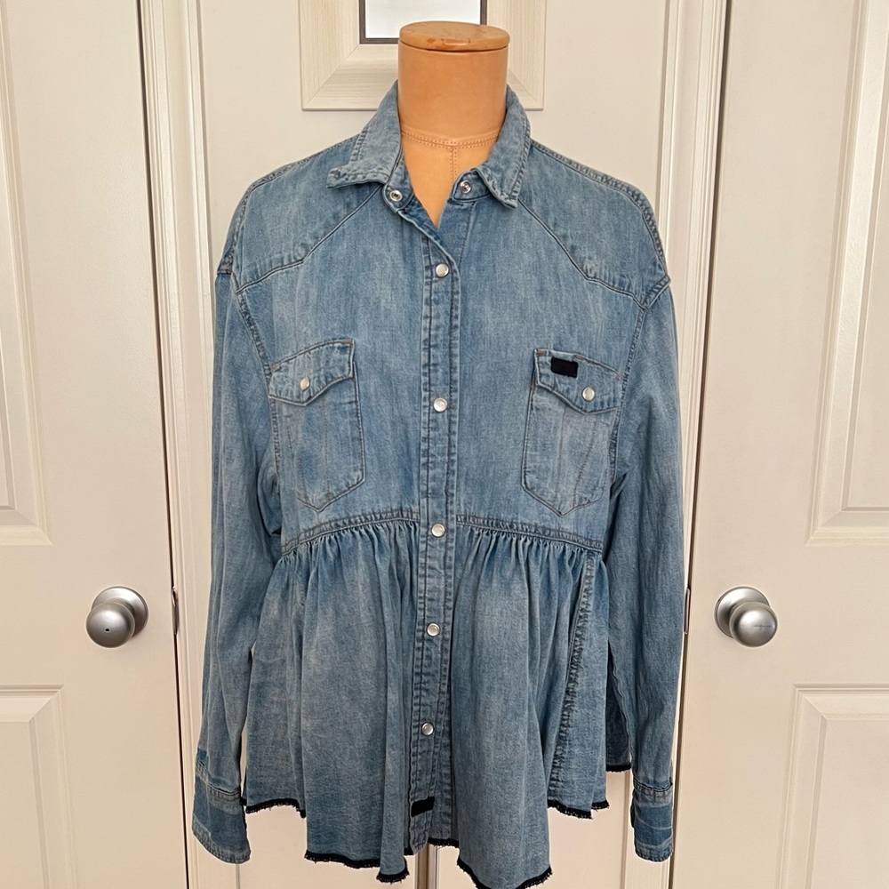 WE THE FREE by FREE PEOPLE denim babydoll top size XS